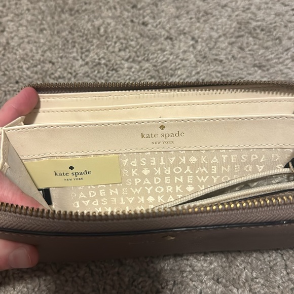 Kate Spade Leather Wallet - Picture 4 of 9